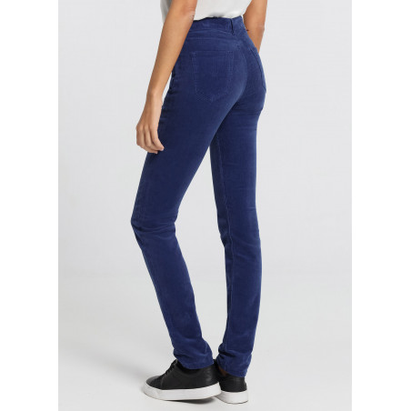 Jeans -  Mid Rise : Slim | Size in Inches