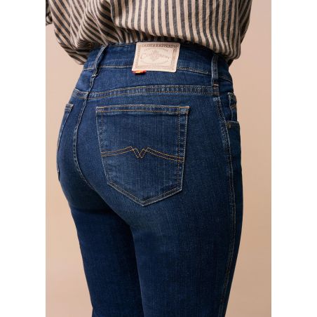 CLAUDIA KYRA - Jeans Taille Basse| Coupe Droite| Taille en pouces